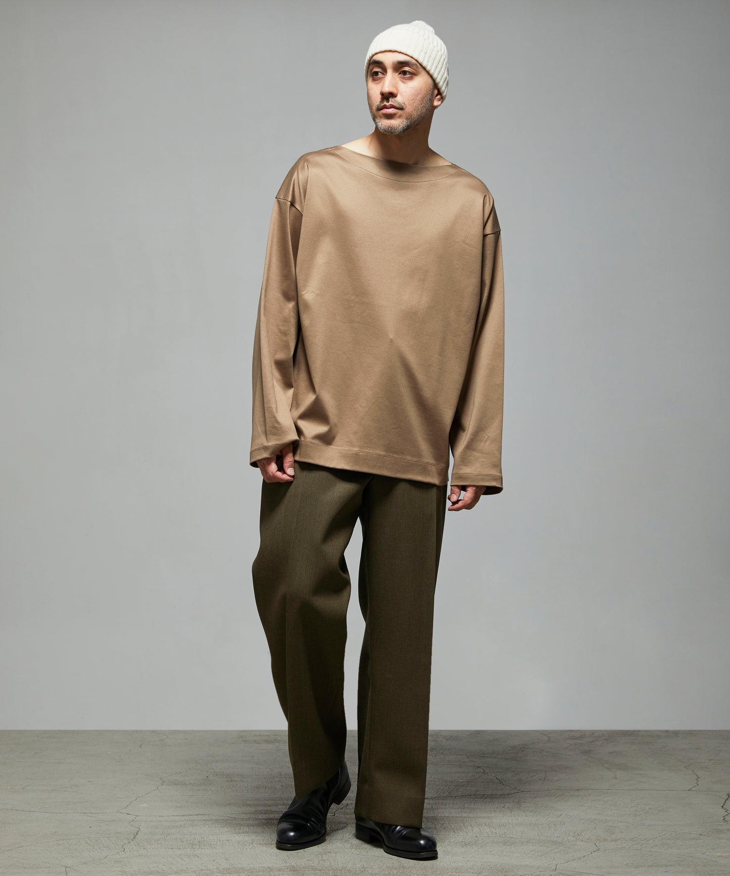 BROWN model:180cm size:3